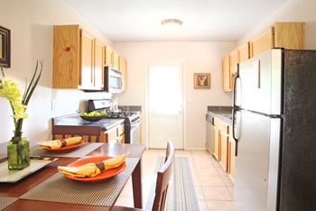 Fully Equipped Kitchen at Waters Mark Apartment Homes, Gulfport, MS